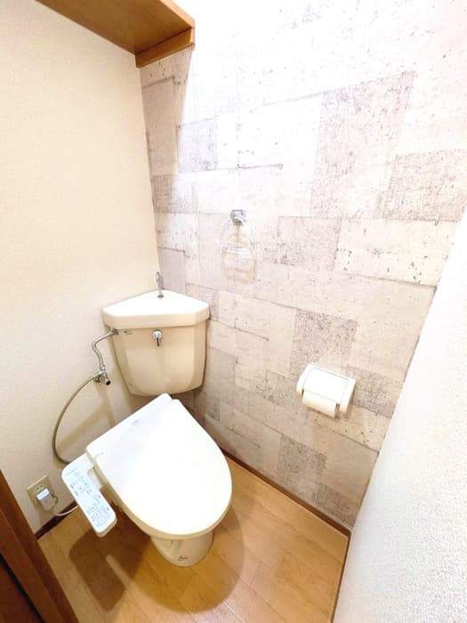 Room image 8