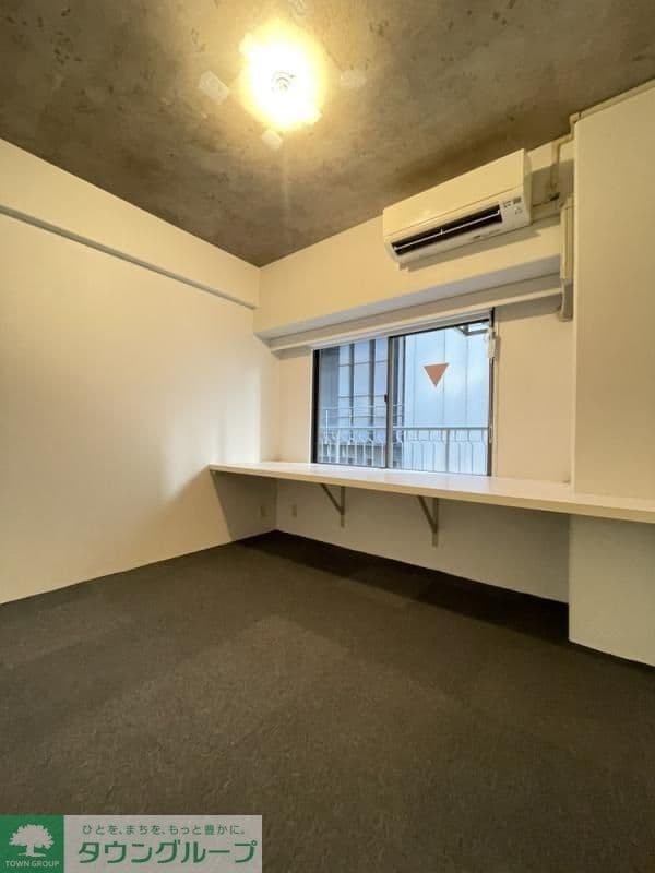 Room image 10