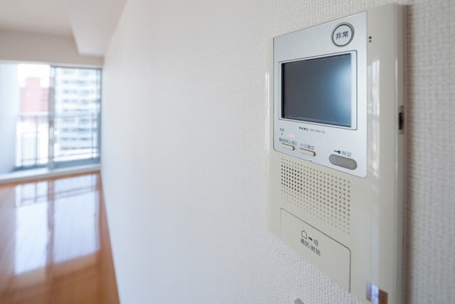 Room image 8