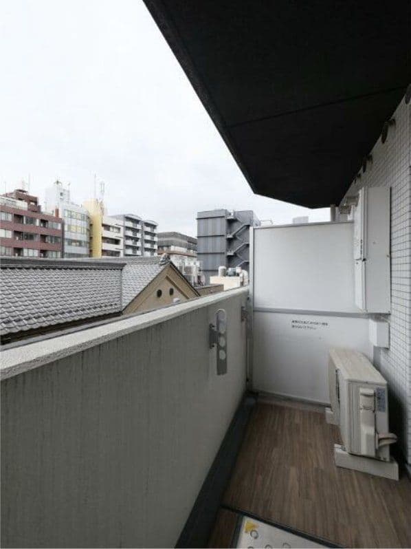 Room image 10