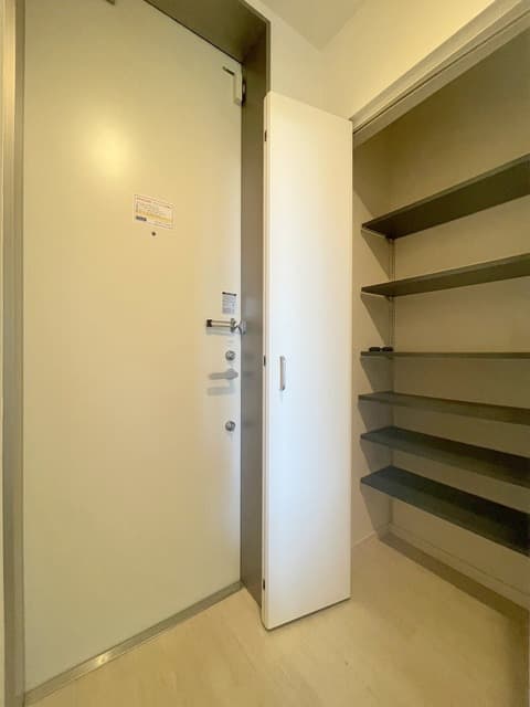 Room image 12