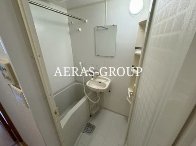 Room image 9