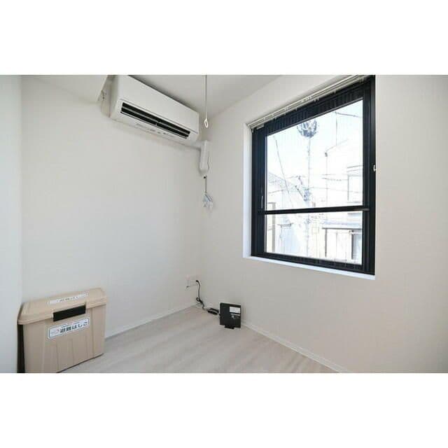 Room image 12