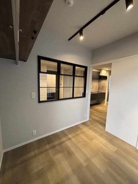 Room image 13