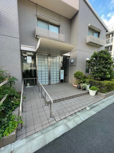 Room image 13