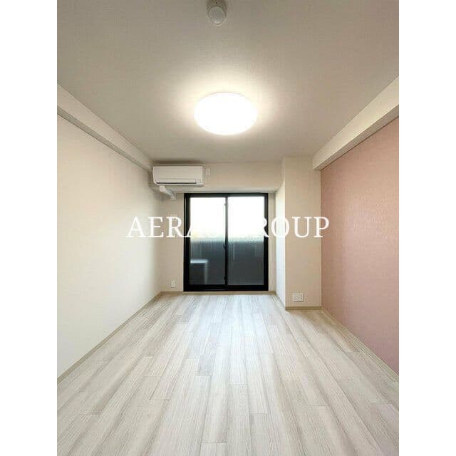 Room image 8
