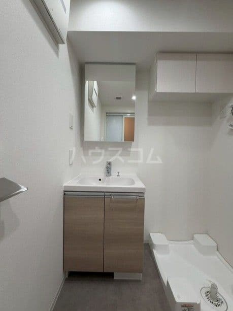 Room image 10