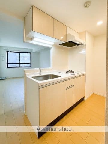 Room image 9