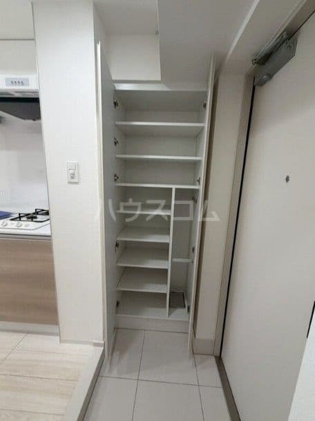 Room image 8