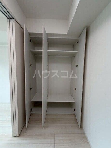 Room image 9