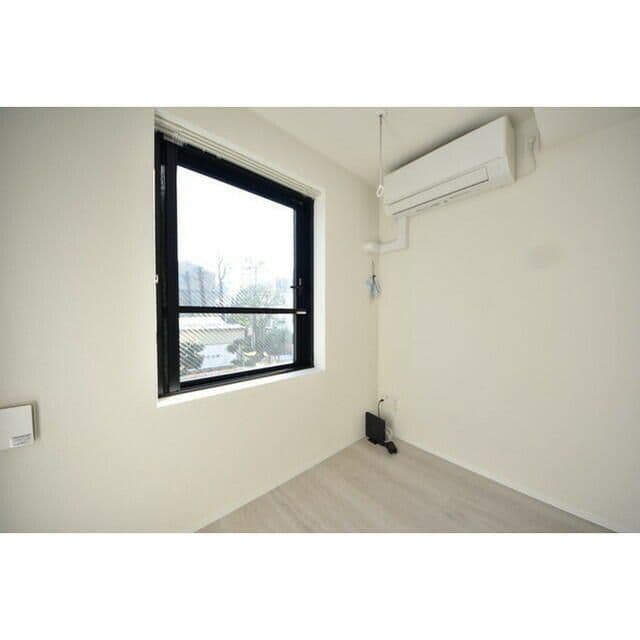 Room image 12