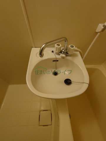 Room image 9