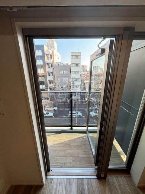 Room image 10