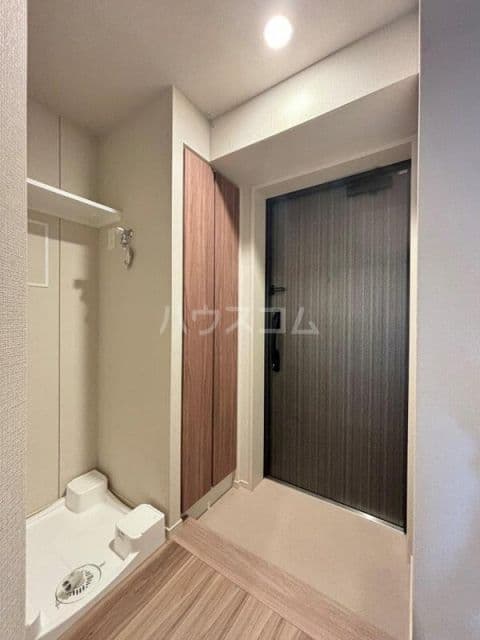 Room image 12