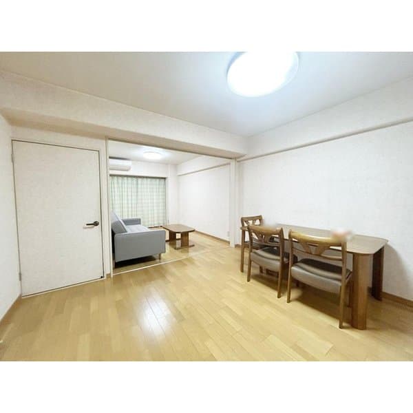 Preview interior of 06292691