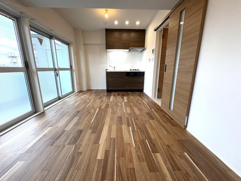 Preview interior of 06292698
