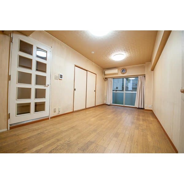 Preview interior of 06292695