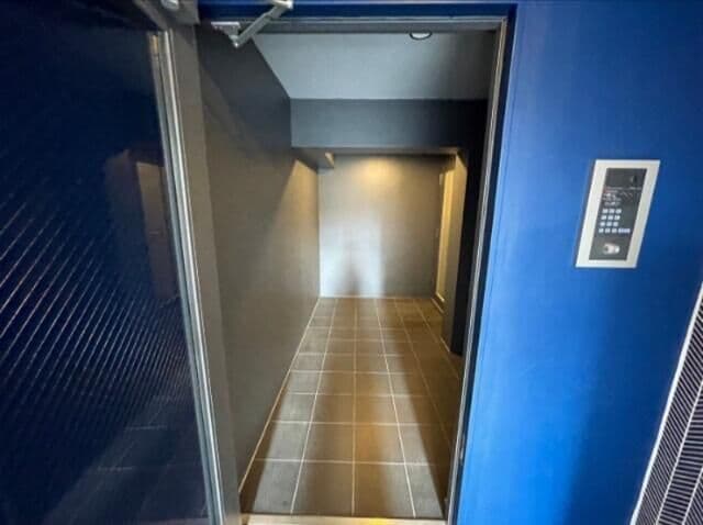 Room image 11