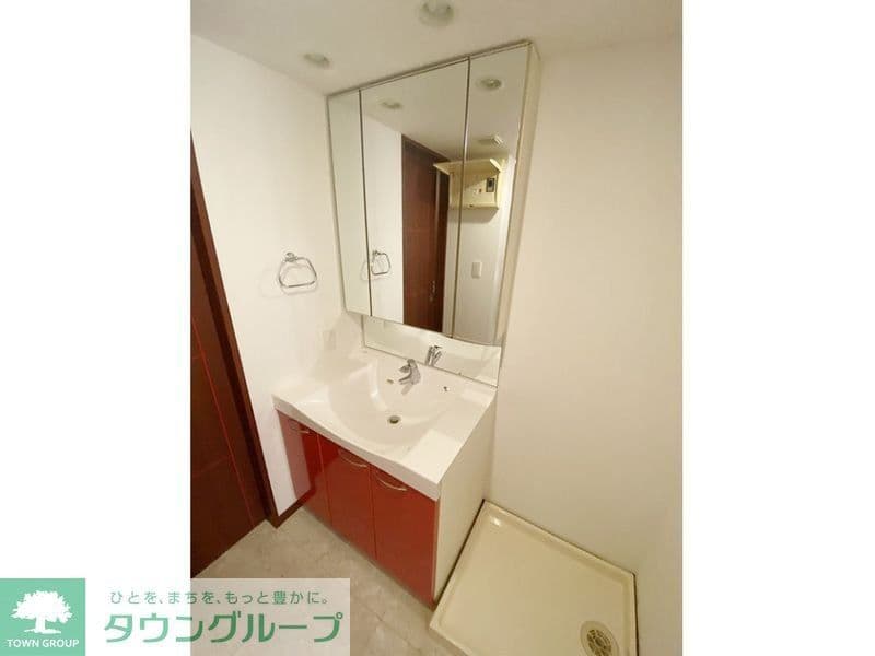 Room image 8