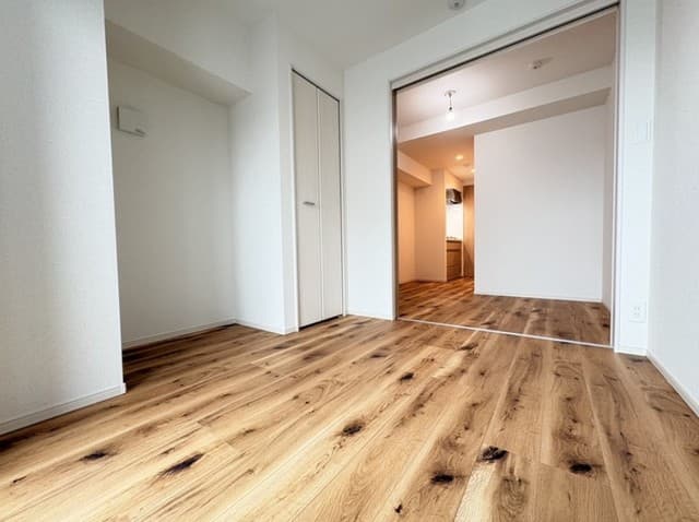 Room image 8