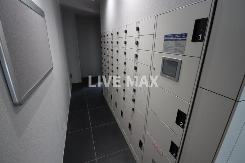 Room image 12