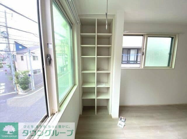 Room image 8