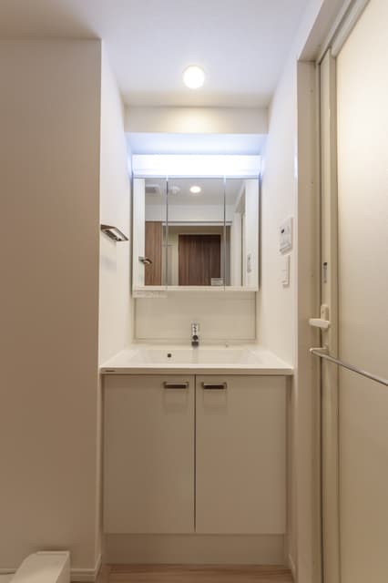 Room image 8
