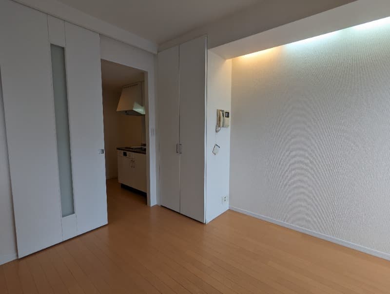 Room image 8