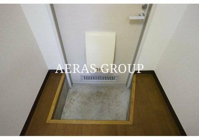 Room image 12