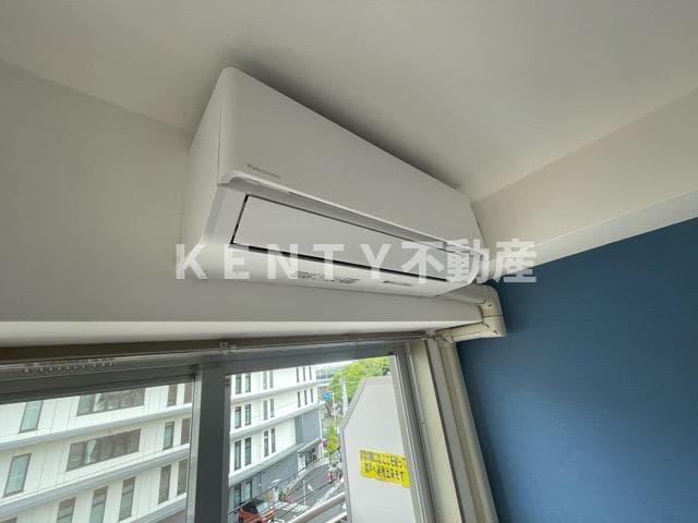 Room image 11
