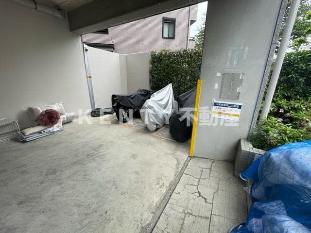 Room image 13