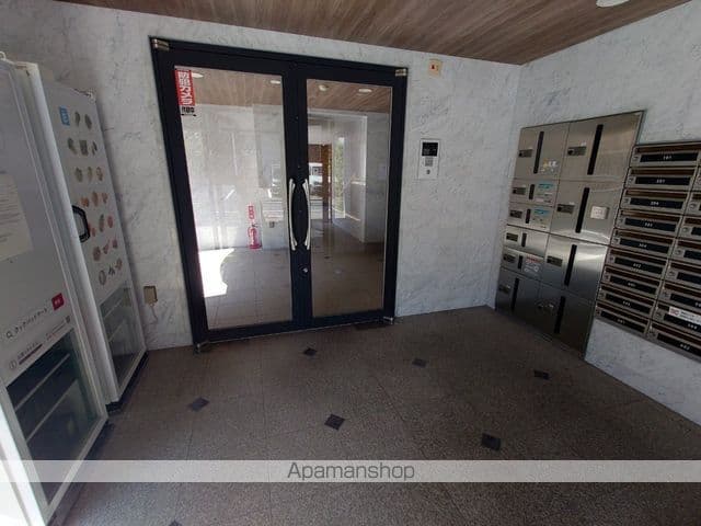 Room image 13