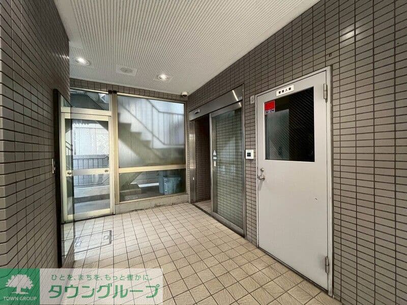 Room image 11