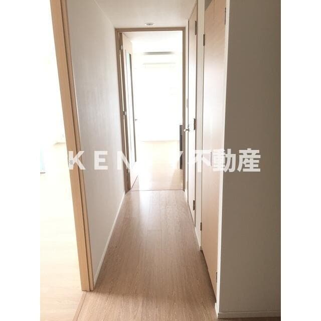 Room image 11