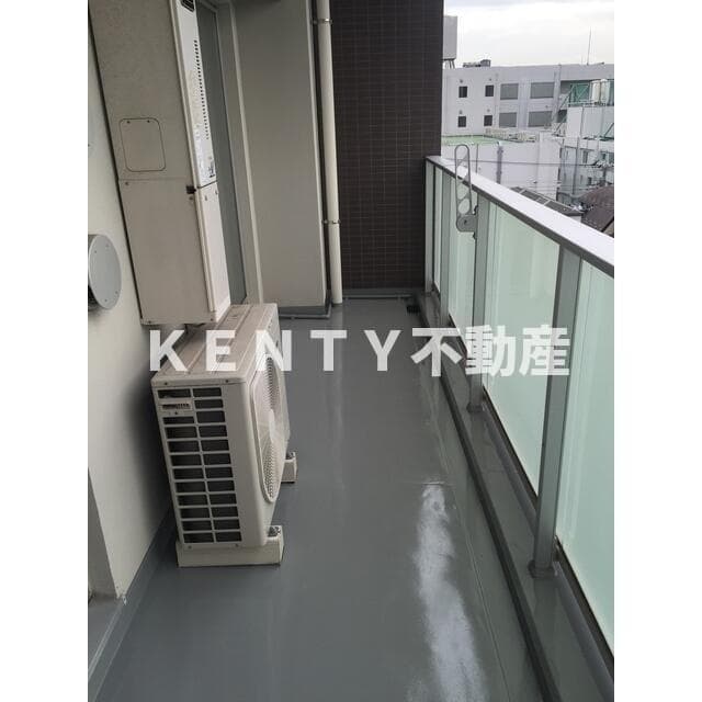 Room image 9