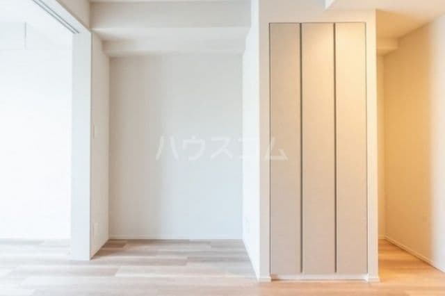 Room image 8