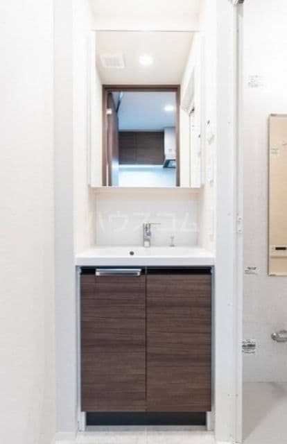 Room image 9