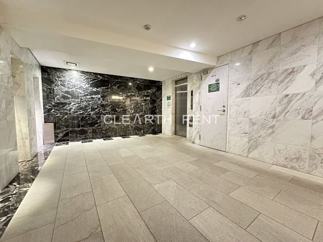 Room image 16
