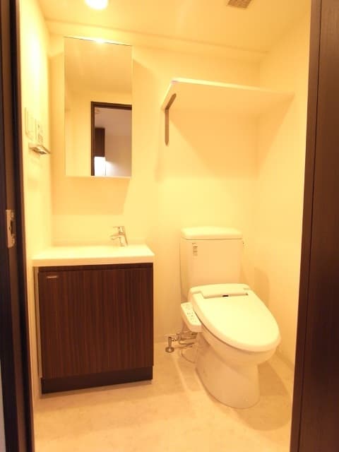 Room image 8