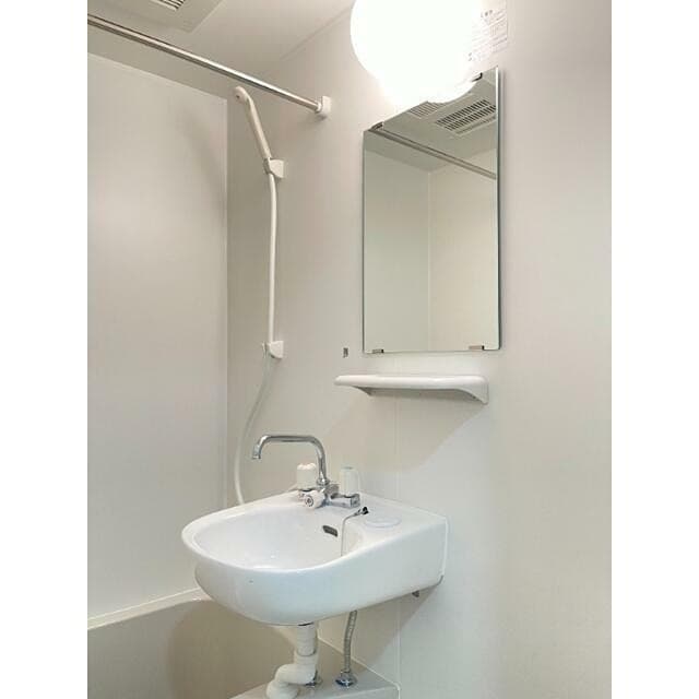 Room image 8