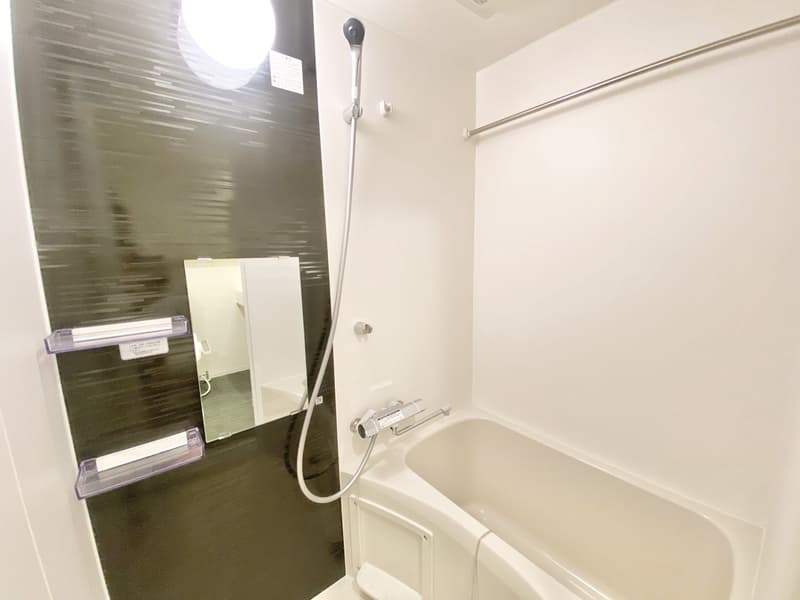 Room image 8