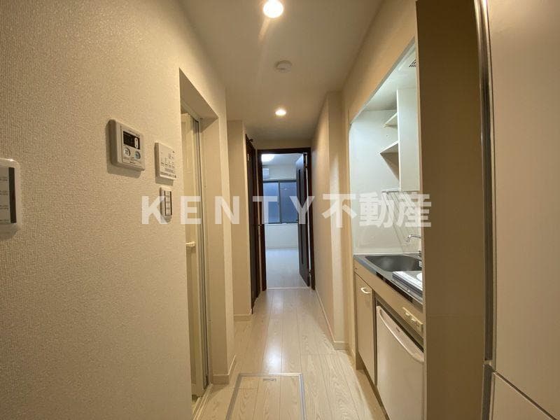 Room image 11