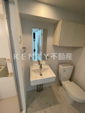 Room image 8