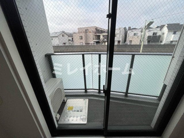 Room image 10