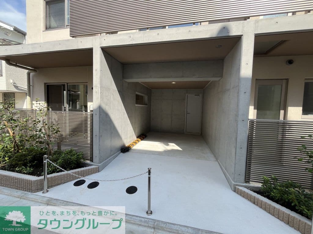 Room image 11