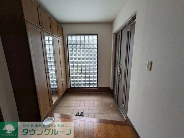Room image 12
