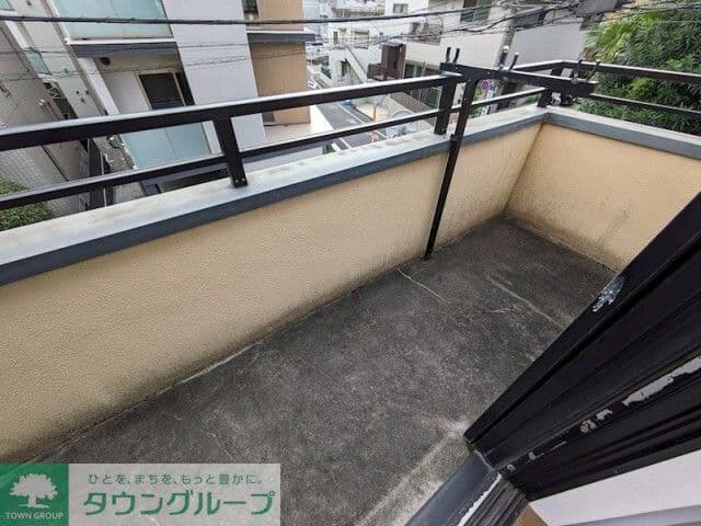 Room image 8
