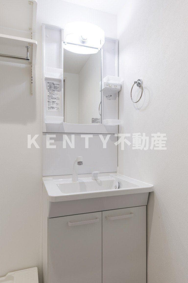 Room image 8