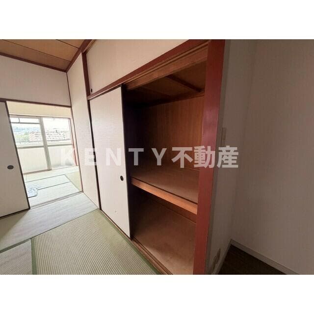 Room image 9