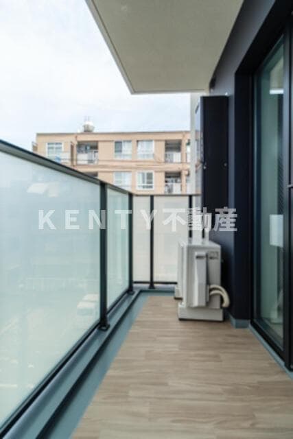 Room image 10